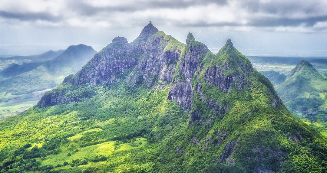 Hiking - Le Pouce Mountain